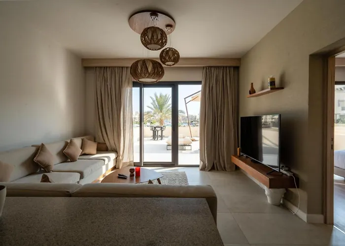 Apartment Elegant Fanadir Marina 2br • Ground Floor *